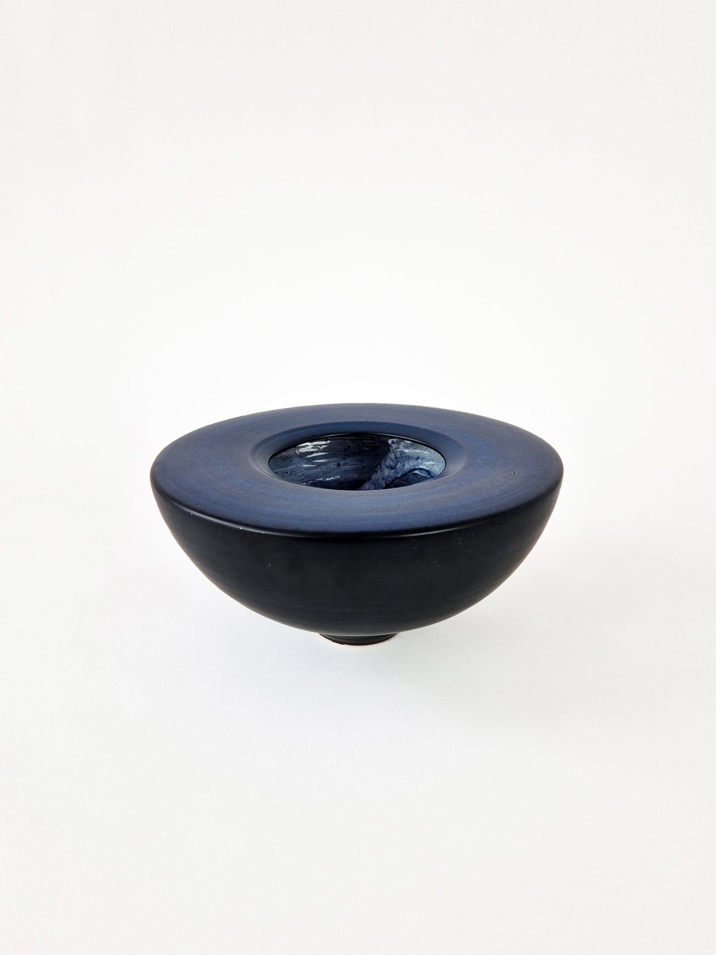 Antonio Lampecco - Vase en céramique hémisphérique bleu et noir